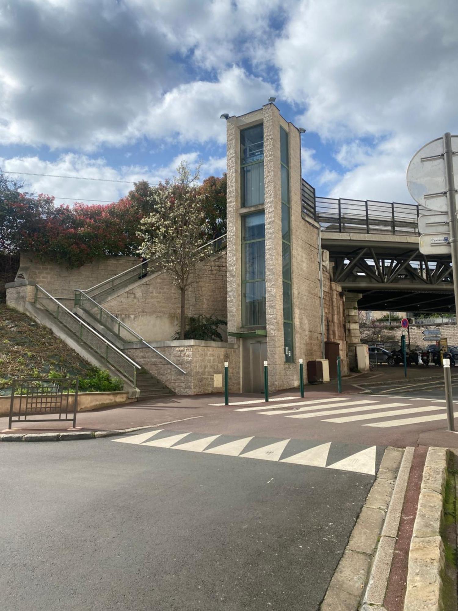 Emplacement Exceptionnel Et Rare Paris Suresnes Longchamp Bagian luar foto